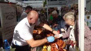Сало можно найти на базаре