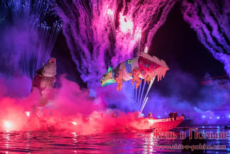 Парад драконов в Кракове 2024 - вечернее шоу феерверки